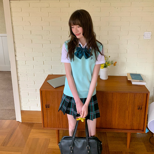 原创日系学院风马甲百褶格裙套装