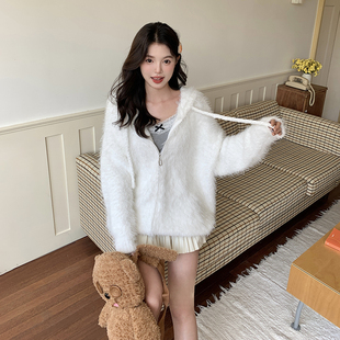 冬日柏林宽松秋冬温柔奶白慵懒风毛绒毛衣外套女开衫 东京岁时记jk
