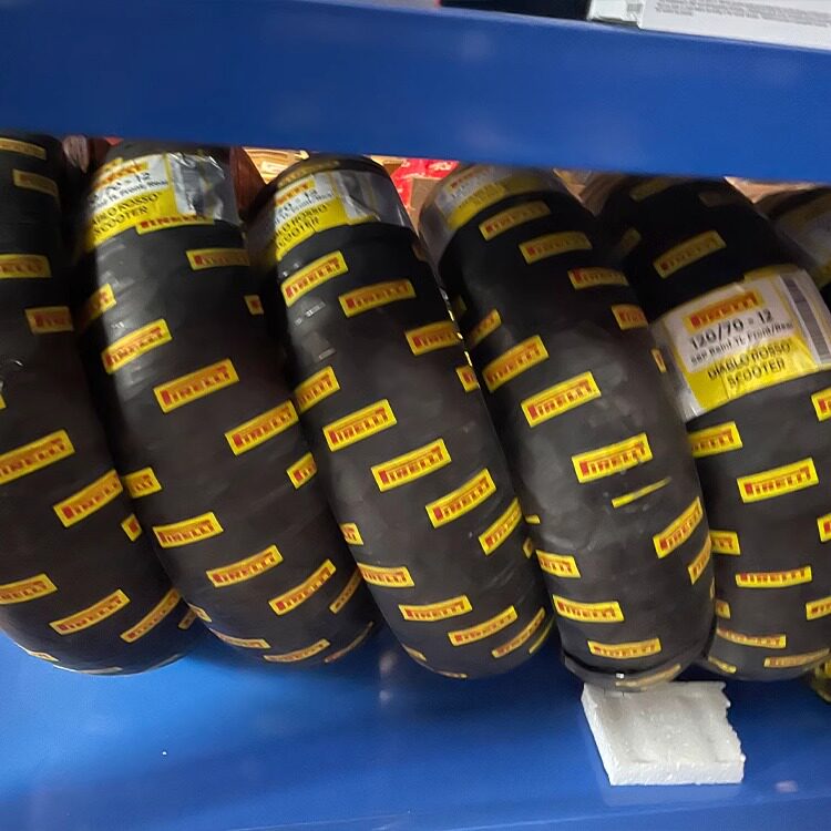适用vespa冲刺春天150GTSGTV6日300半热熔轮胎倍耐力红恶魔3轮胎