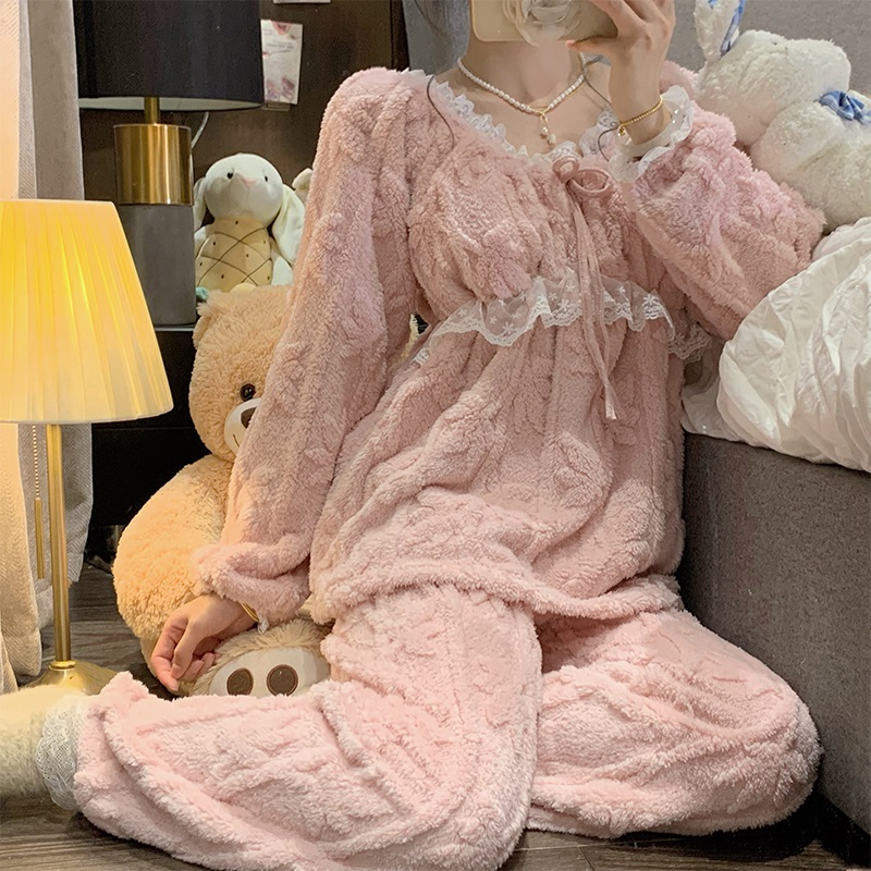 女珊瑚绒甜美秋冬睡衣套装