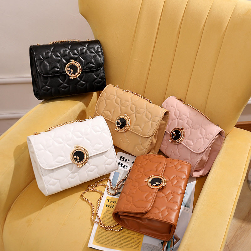 外贸代销女士菱格绣花单肩小方包2023春夏新款个性斜跨锁扣链条包