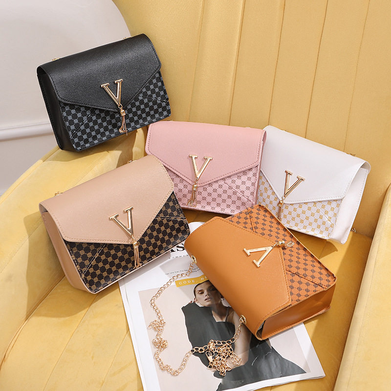 链条时尚简约女包2023新款字母流苏小方包印花圆点单肩包一件,运动包/户外包/配件,挎包/拎包/休闲包,淘宝优惠券,粉丝福利购,淘宝优惠卷