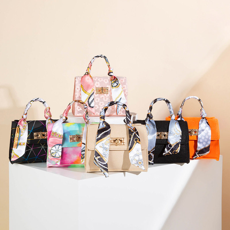 个性印花手提小方包2024新款时尚简约丝巾装饰锁扣链条单肩斜挎包,箱包皮具/热销女包/男包,通用款女包,淘宝优惠券,粉丝福利购,淘宝优惠卷