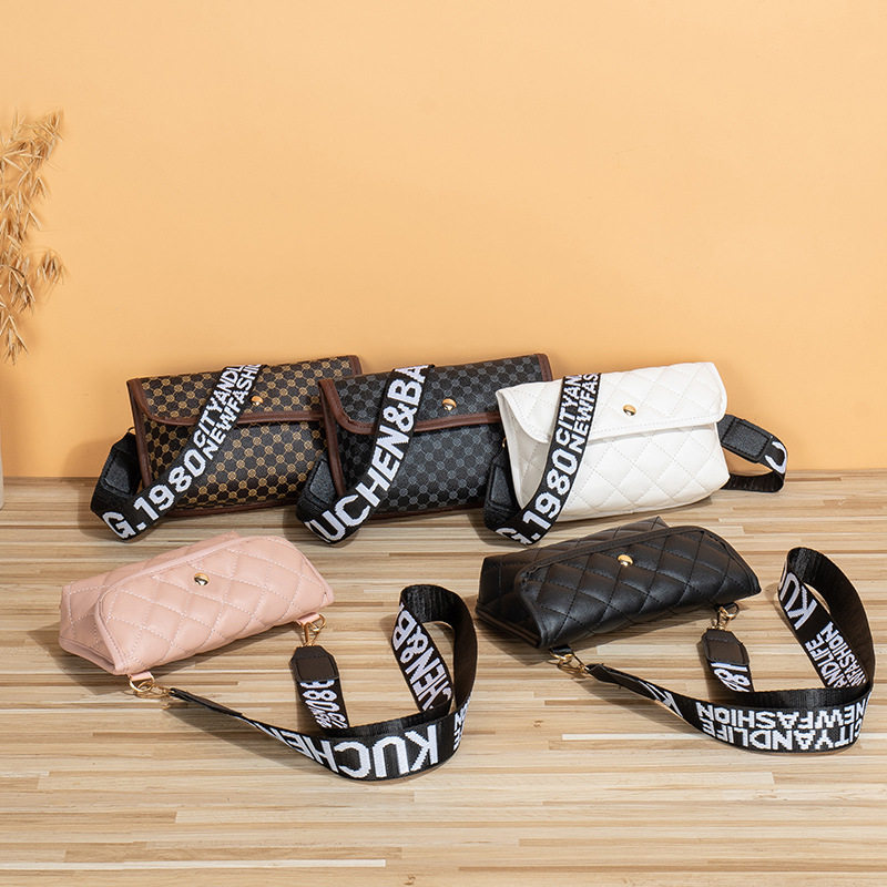 2023新款时尚简约宽织带斜挎女包菱格绣花手机包印花撞色小方包,运动包/户外包/配件,挎包/拎包/休闲包,淘宝优惠券,粉丝福利购,淘宝优惠卷