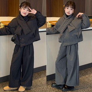 女童冬装韩系小众高级感加厚纹理短款棉服外套阔腿裤带围脖三件套