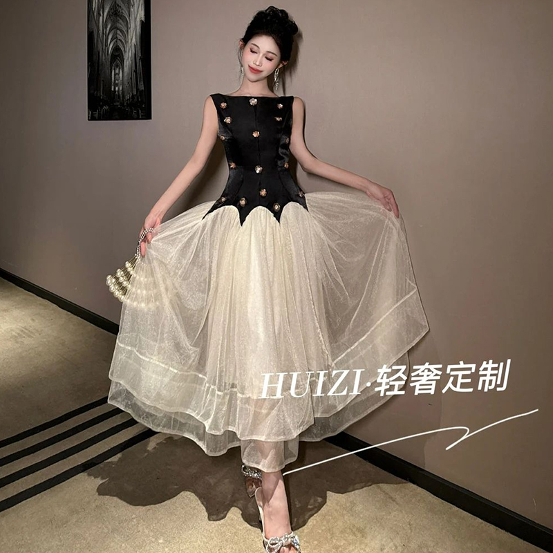 甜美初恋设计师款无袖一字领连衣裙女网纱拼接高级感优雅公主长裙