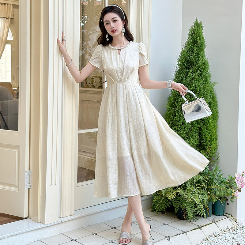 收腰显瘦千金风连衣裙