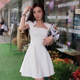 法式绝美白色连衣裙小个子显高修身名媛风轻奢小众显瘦裙子女夏季