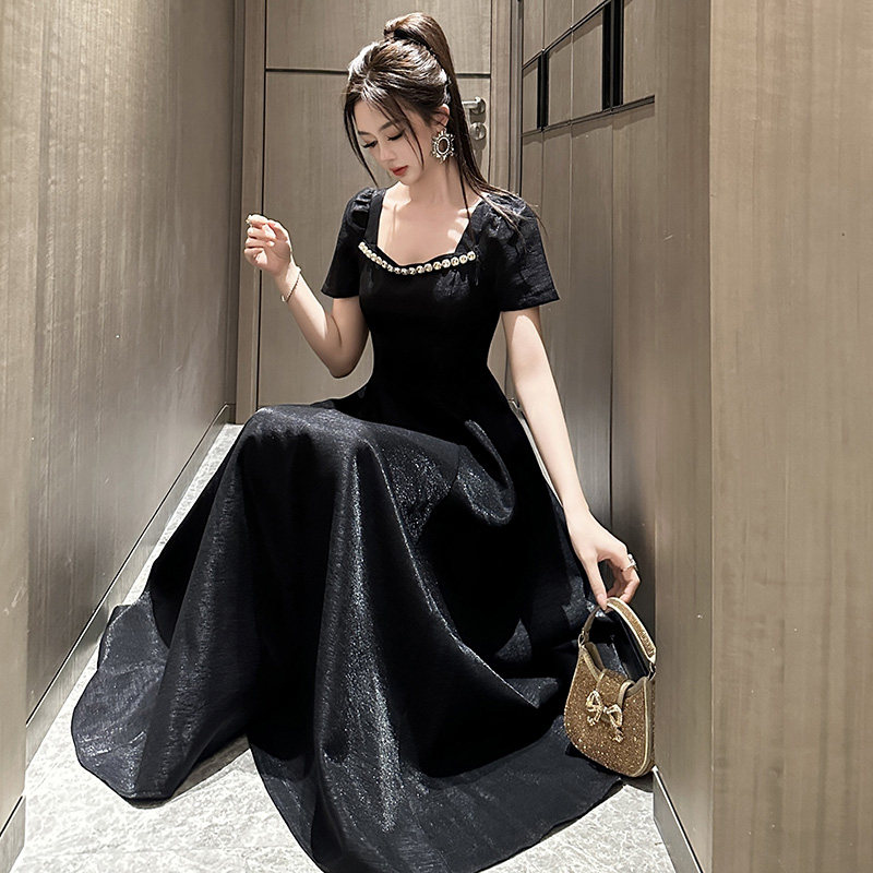 赫本风生日宴会千金公主裙长款别致独特女神范方领黑色礼服连衣裙