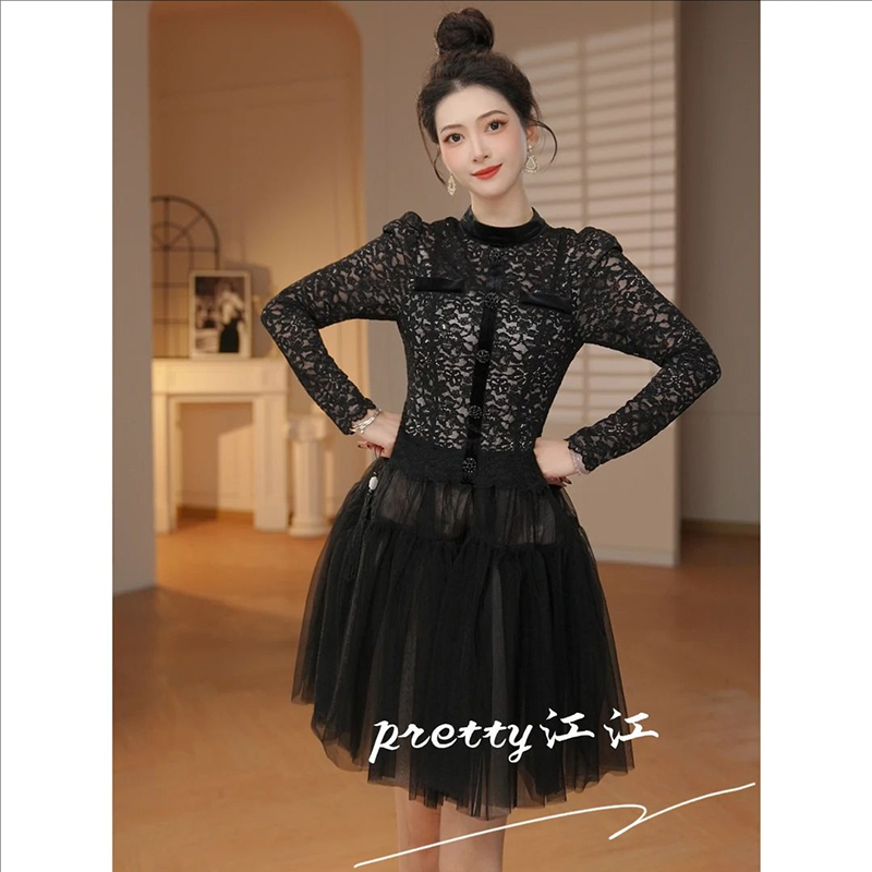 高级感蕾丝连衣裙名媛风
