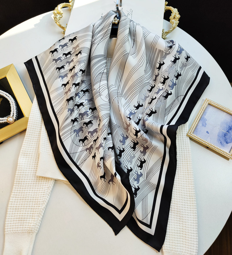 春季新款欧美大牌印花真丝围巾大方巾90cm灰色桑蚕丝丝巾丝绸披肩