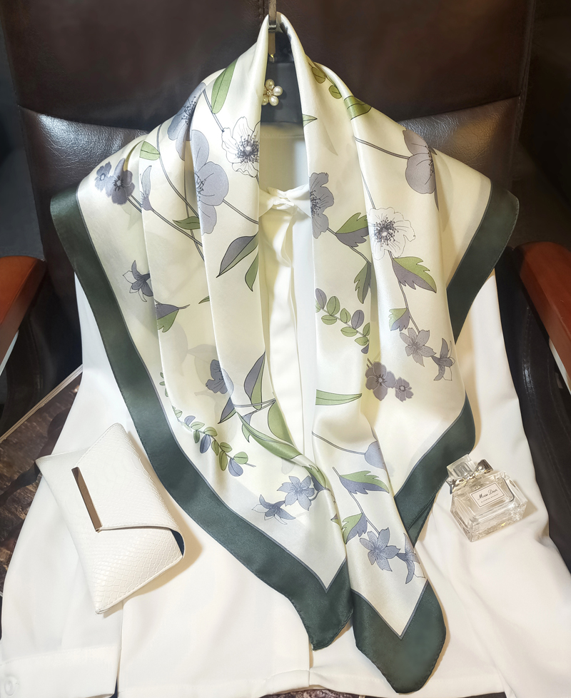 春秋欧美白色印花真丝缎面大方巾