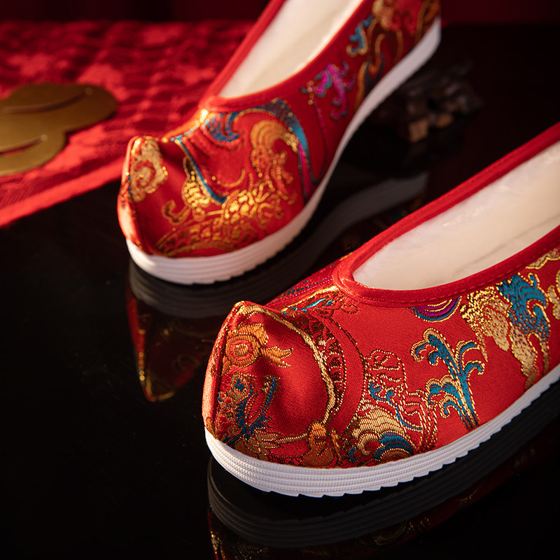 XIUHE WEDDING SHOES WOMENS WINTER VELVET ORIGINAL FLAT SOLES RED HANFU SHOES GOLD WEAVING WARMTH ANCIENT STYLE ELEGANT EMBROIDERED SHOES