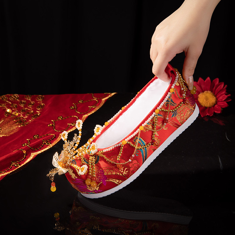 WEDDING SHOES WOMENS WINTER PLUS VELVET NICHE XIUHE BRIDAL SHOES WEAVING GOLDEN PHOENIX TASSELS ANCIENT STYLE CHINESE WEDDING ORIGINAL EMBROIDERED SHOES