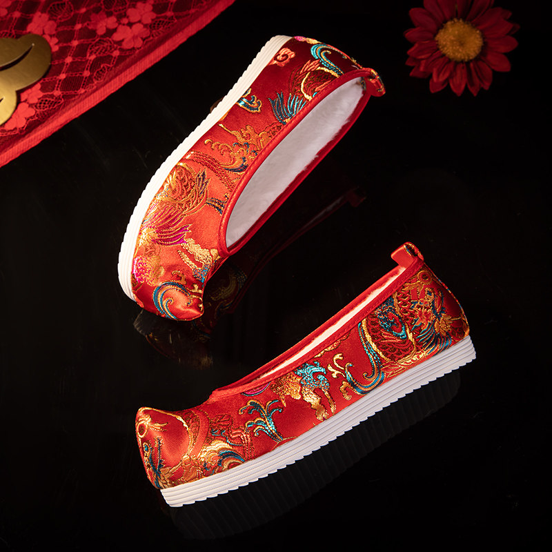 XIUHE WEDDING SHOES WOMENS WINTER VELVET ORIGINAL FLAT SOLES RED HANFU SHOES GOLD WEAVING WARMTH ANCIENT STYLE ELEGANT EMBROIDERED SHOES