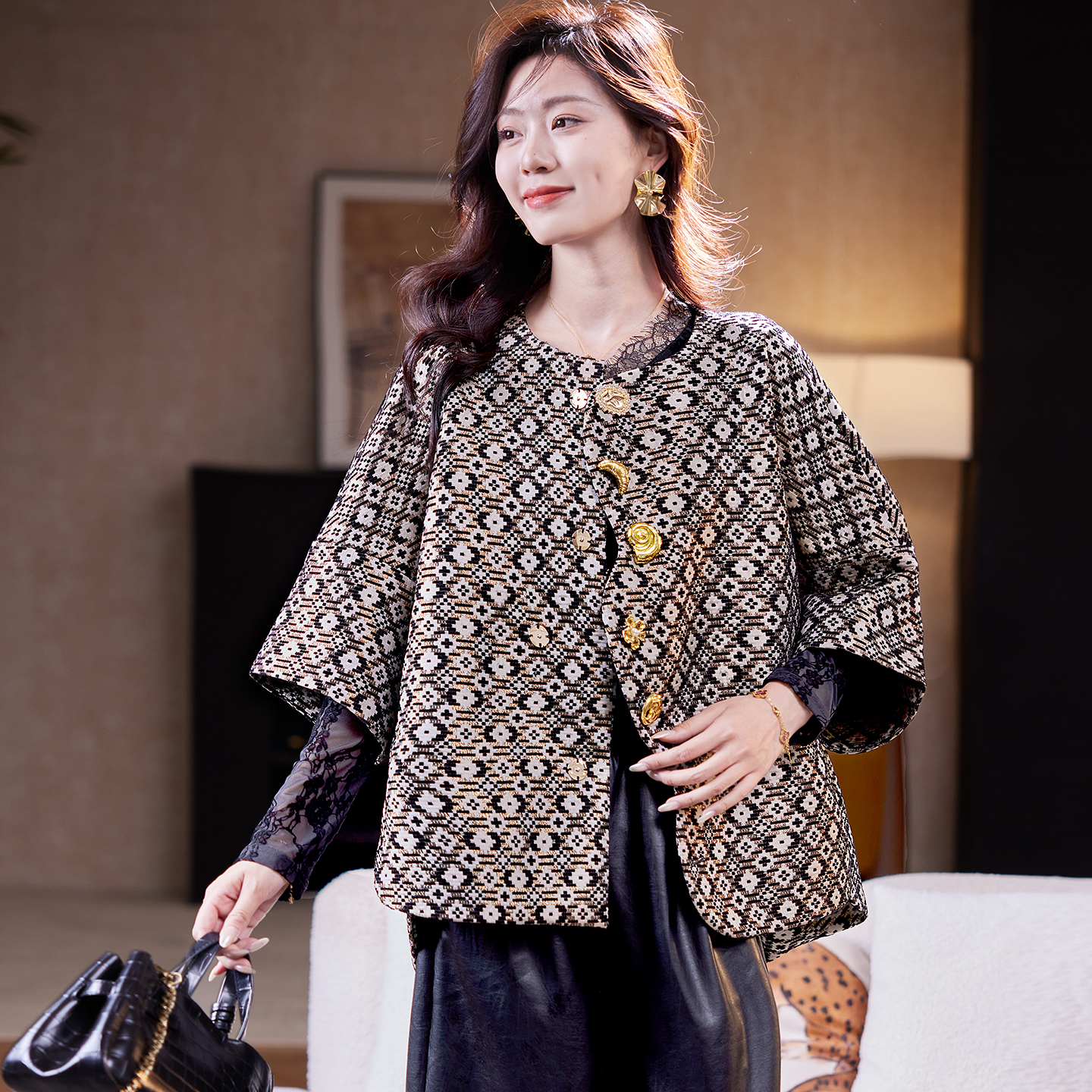 宝诗黎蝙蝠袖亮丝宽松外套