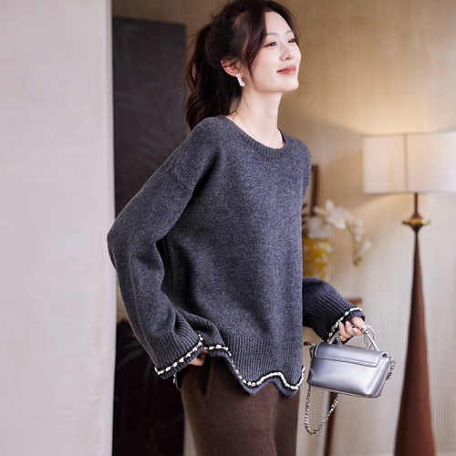 宝诗黎圆领钉珠慵懒毛衣