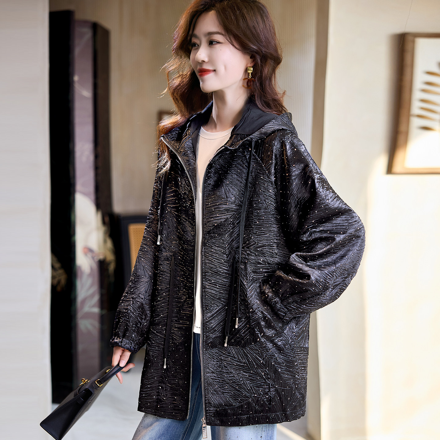 宝诗黎连帽烫钻收腰外套2026春季时尚慵懒休闲百搭宽松大码女装