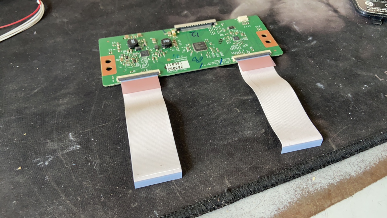 TCL L37E4500A-3D逻辑板6870C-0401B