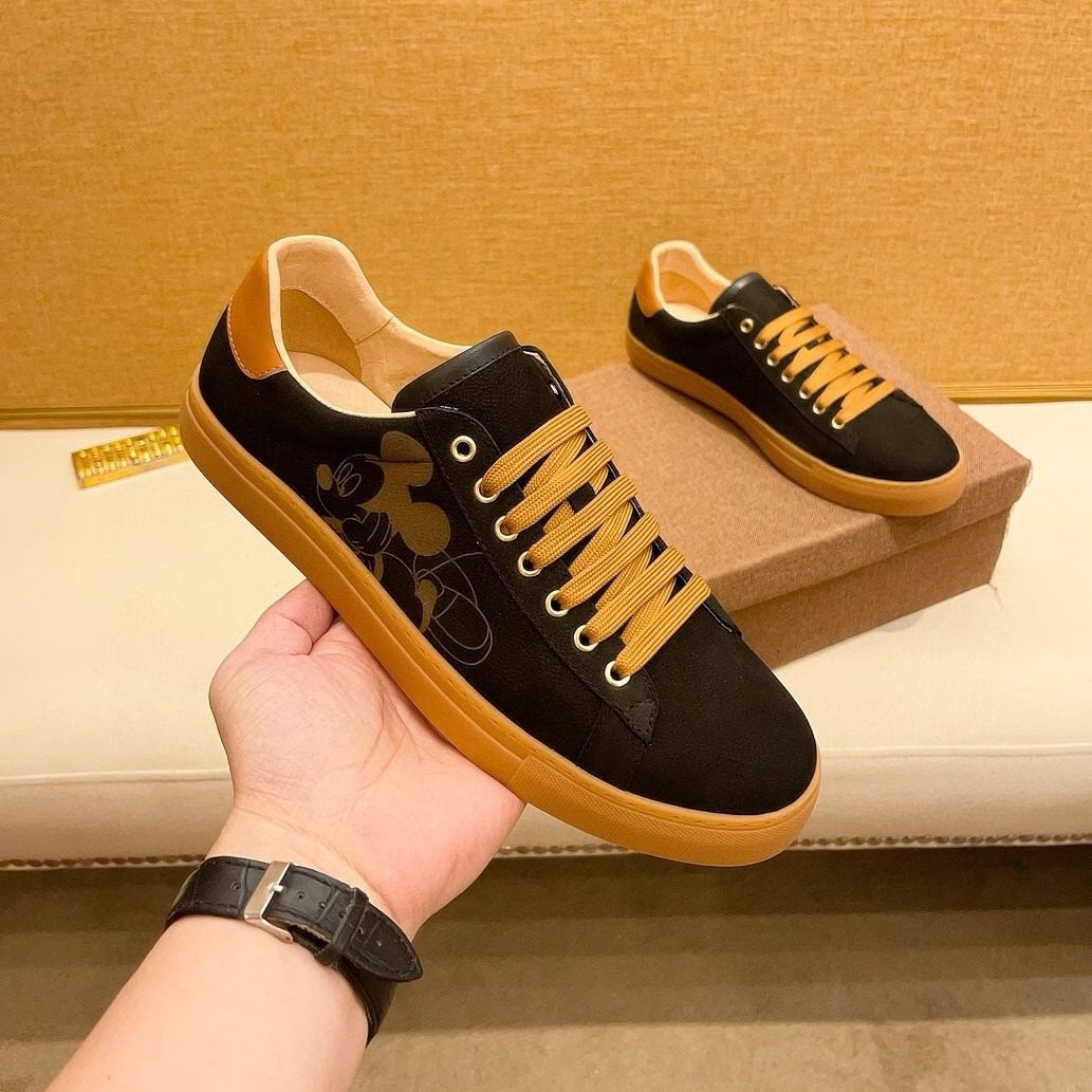 欧洲站轻便舒适板鞋休闲系带潮鞋