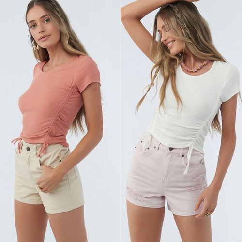 柔软轻盈侧边收紧短袖T恤