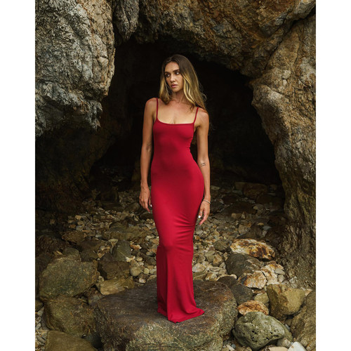 红色罗纹吊带连衣长裙