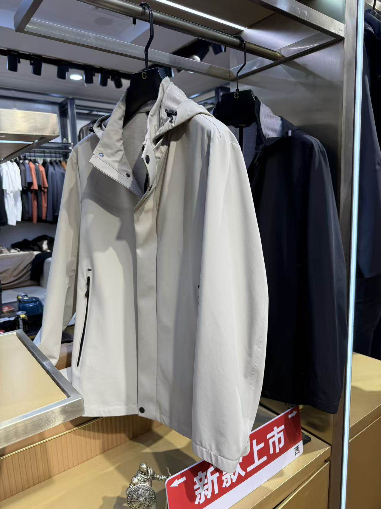 秀而高端2026早春新款男士新休闲商务连帽夹克时尚百搭外套上衣男