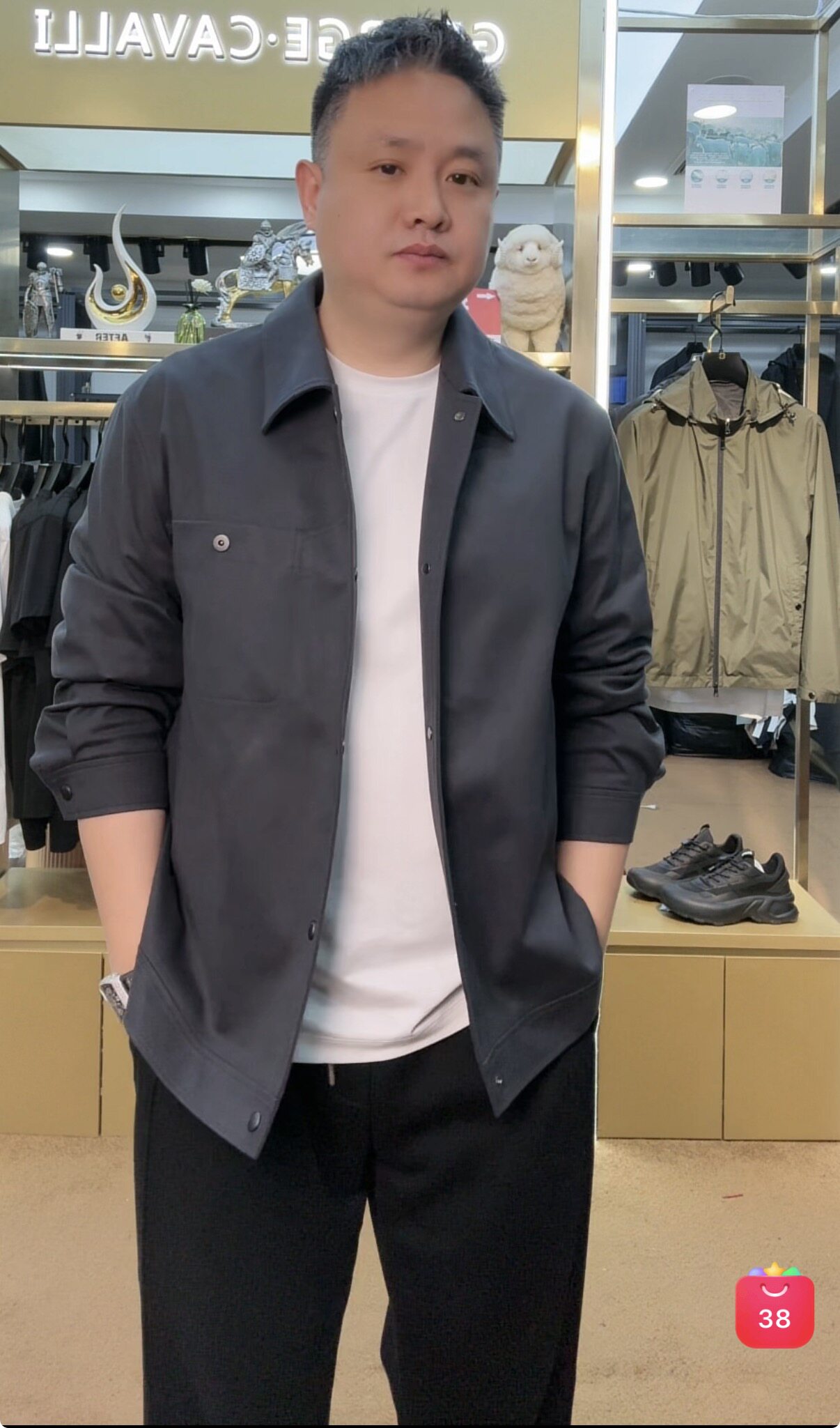 秀而高端2026早春新款男士休闲商务口袋百搭翻领夹克外套上衣男