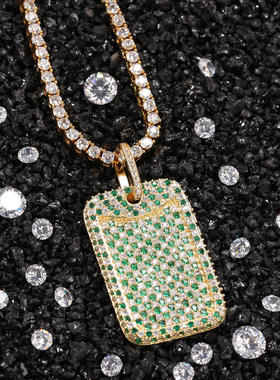 原创设计嘻哈重工绿色锆石军牌吊坠几何方形ins情侣网红个性项链
