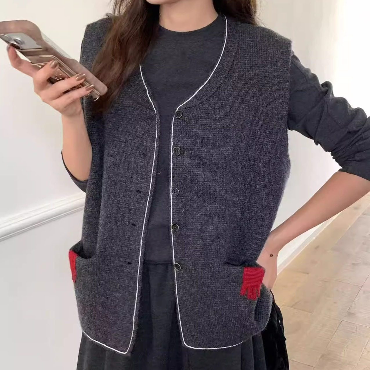 ATStudios设计感创意针织毛线手套H版短款马甲外套女背心百搭上衣