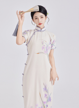 春风怡然【鸢尾花】一片式平裁年轻款30S全开襟单襟长旗袍化纤版