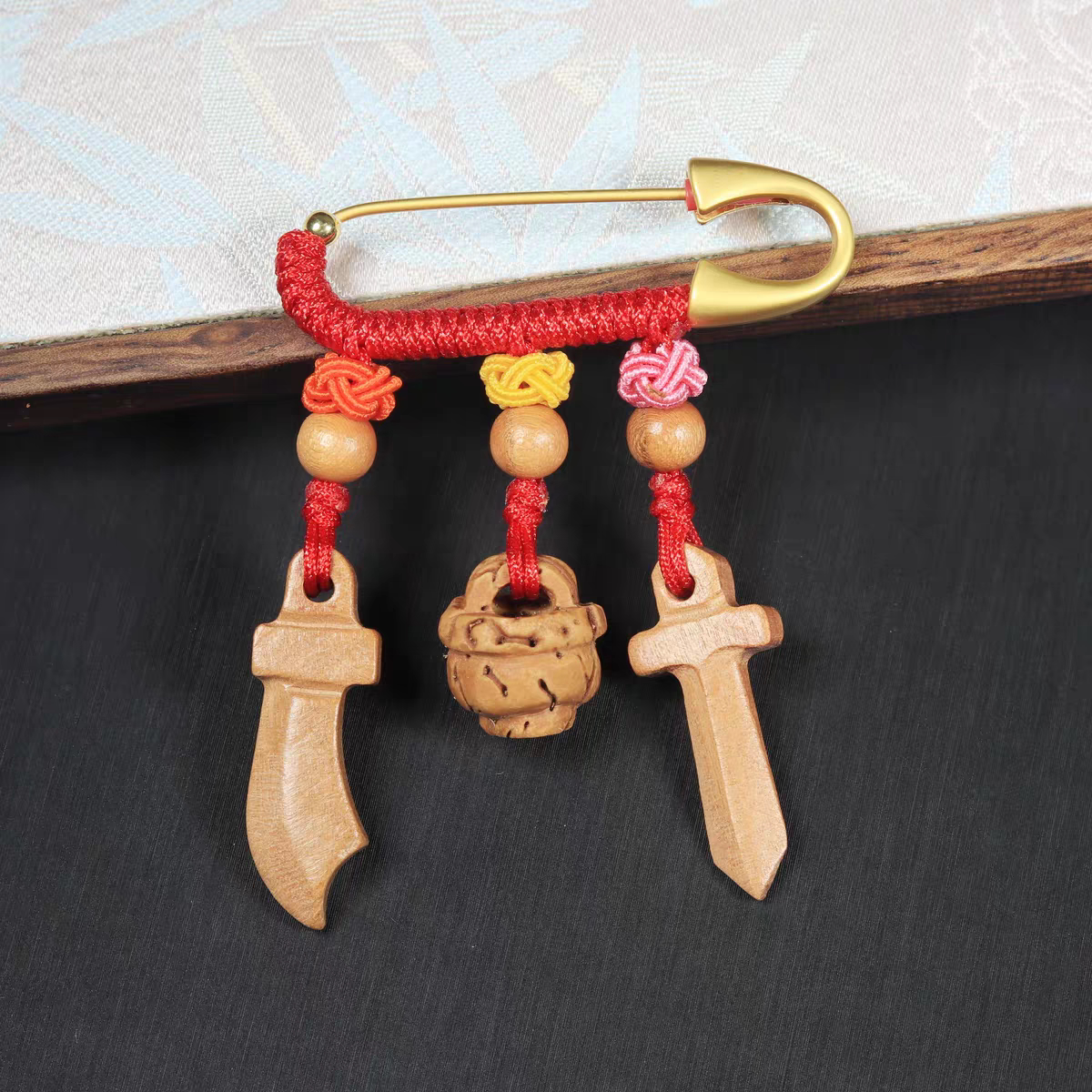 桃木剑宝宝婴儿童别针平安挂件随身真狗牙孕妇胸针新生儿礼物配饰