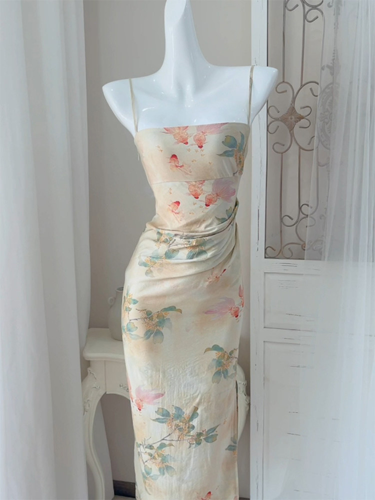 法式复古油画连衣裙女夏季长裙高级感气质赫本风开叉吊带礼服裙子