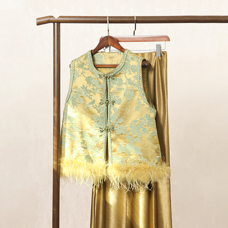 黄色新中式国风马甲外套女2025年冬季新款高级感夹棉加厚百搭上衣