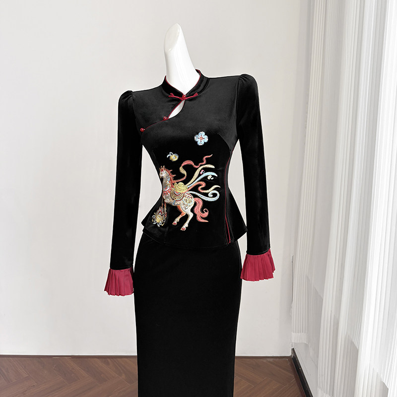 新中式国风改良旗袍连衣裙女冬季长裙重工刺绣设计感高端礼服裙子