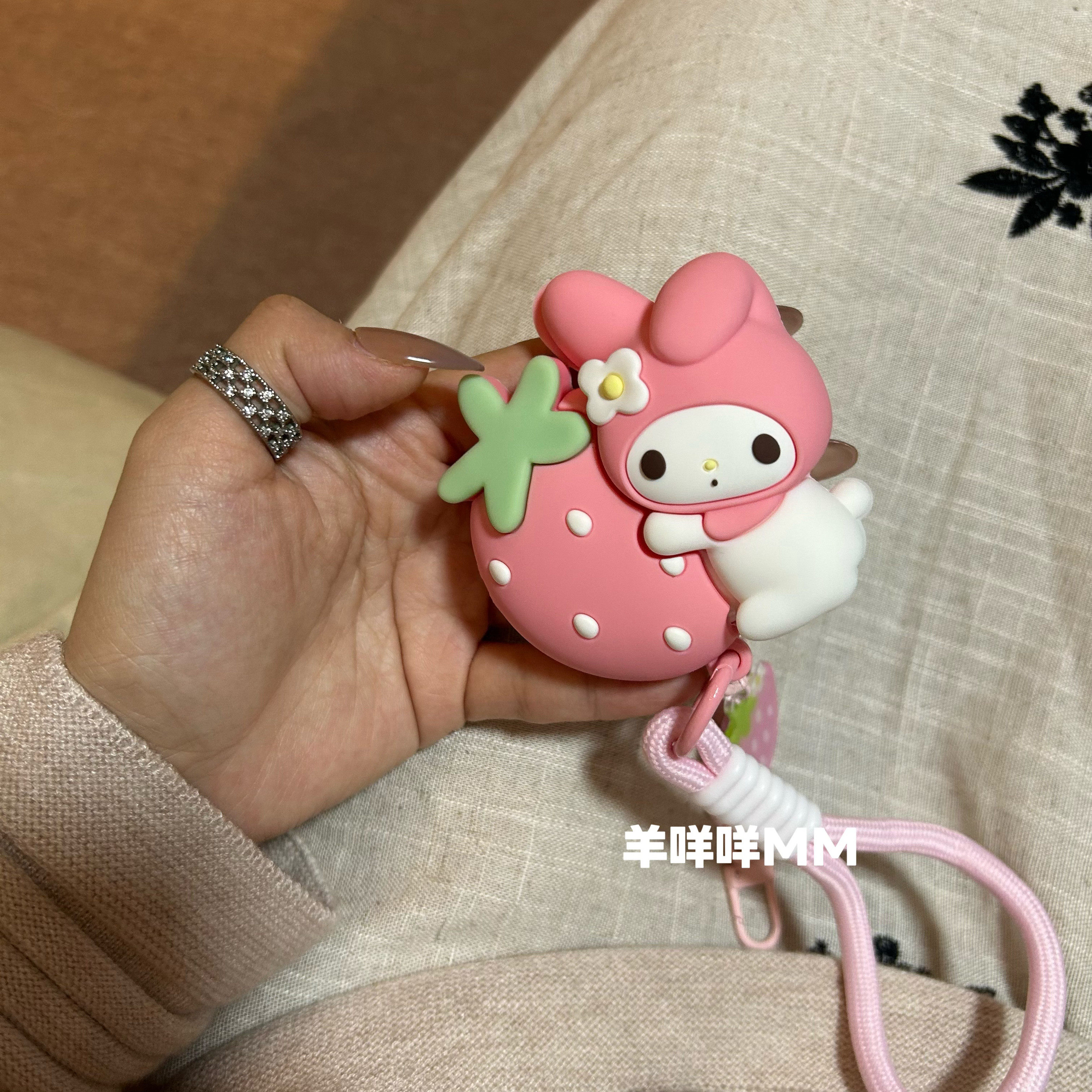 羊咩咩MM可爱粉色少女心苹果蓝牙耳机套适用AirPodsPro草莓美乐蒂耳机壳1代/2代挂绳4代软硅胶3代防摔耳机壳