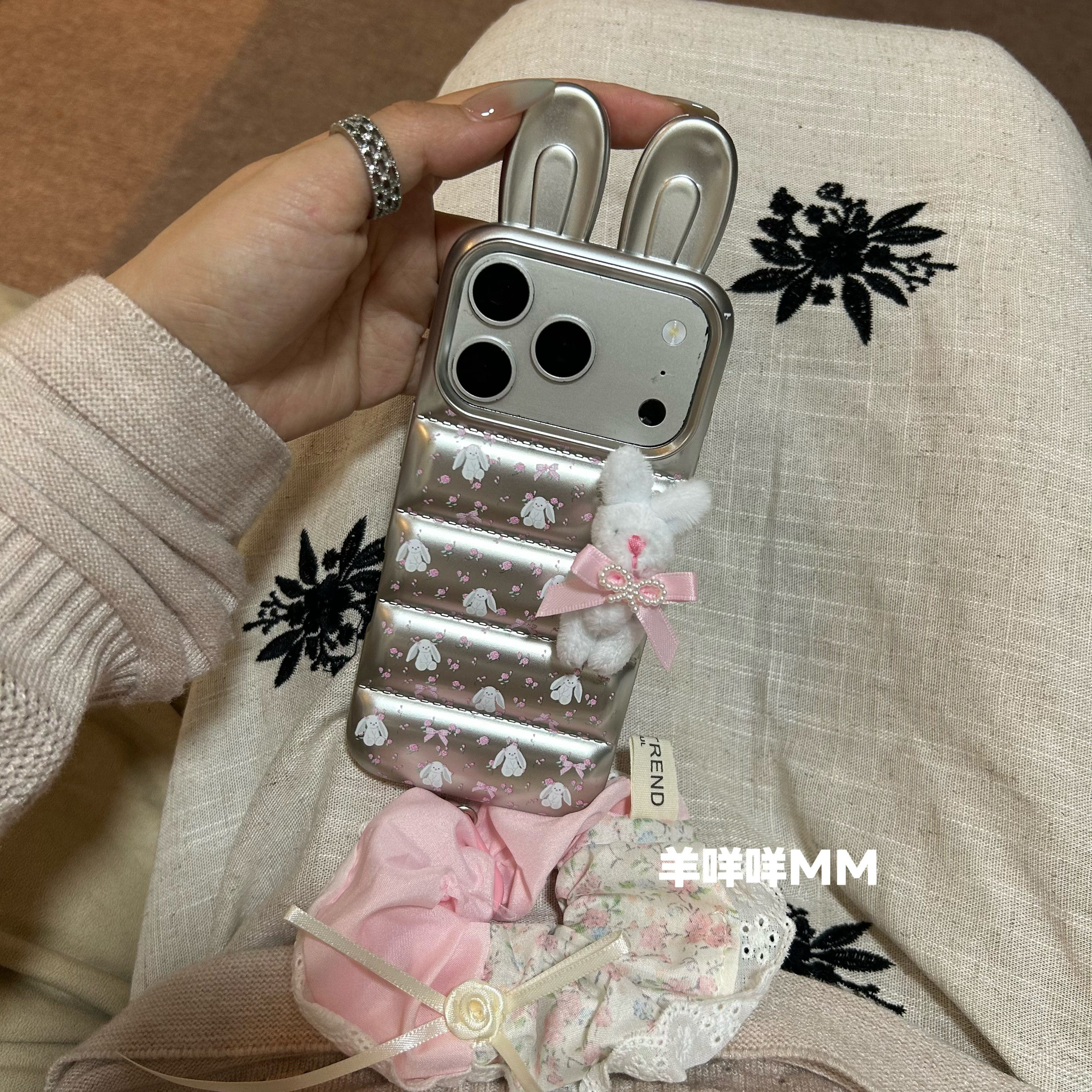 羊咩咩MM小清新韩系ins可爱苹果17ProMax兔耳朵立体小兔手机壳适用iPhone16Pro女15蝴蝶结挂绳13/14全包软套