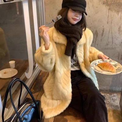 金叶貂人字纹中长款环保皮草仿水貂毛高级感皮毛一体外套大衣保暖
