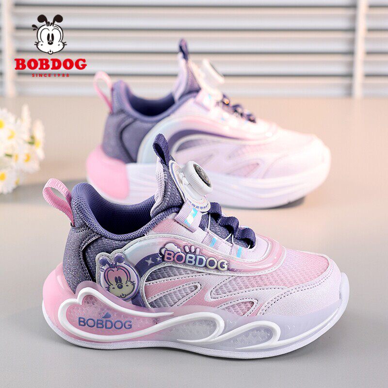 巴布豆童鞋女童鞋子2026春秋新款轻便网面透气旋转纽扣儿童运动鞋