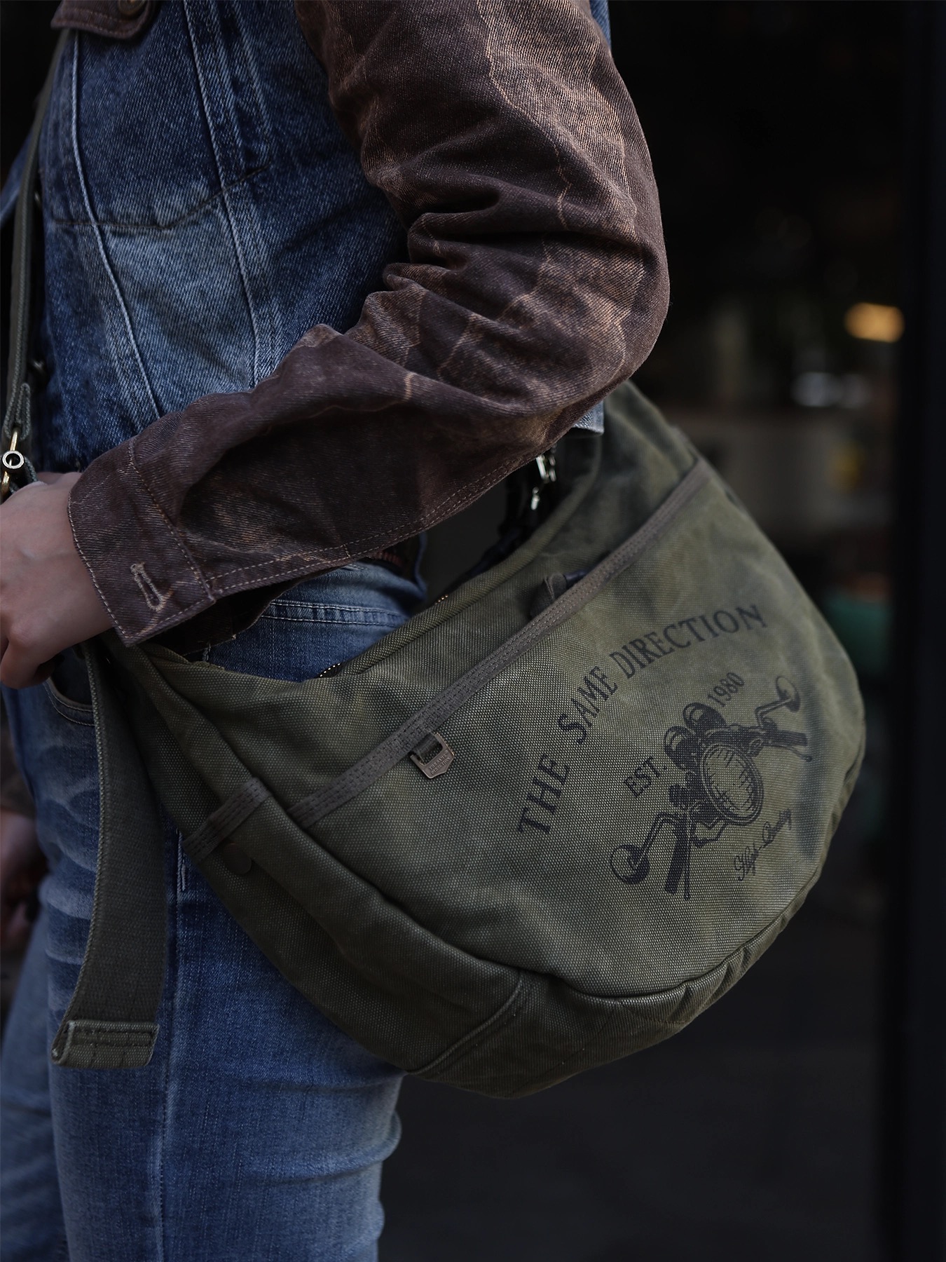 TSD经摩托车饺子包斜挎包单肩包女休闲包男士复古包8915