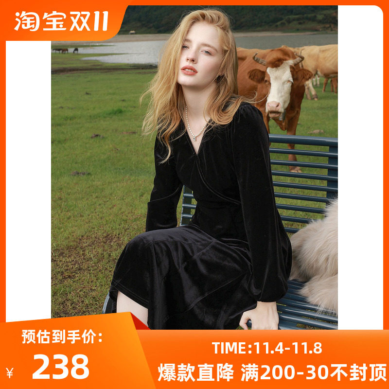 三彩2023冬季新款V领丝绒连衣裙收腰大摆长裙A字裙气质女使用感如何?