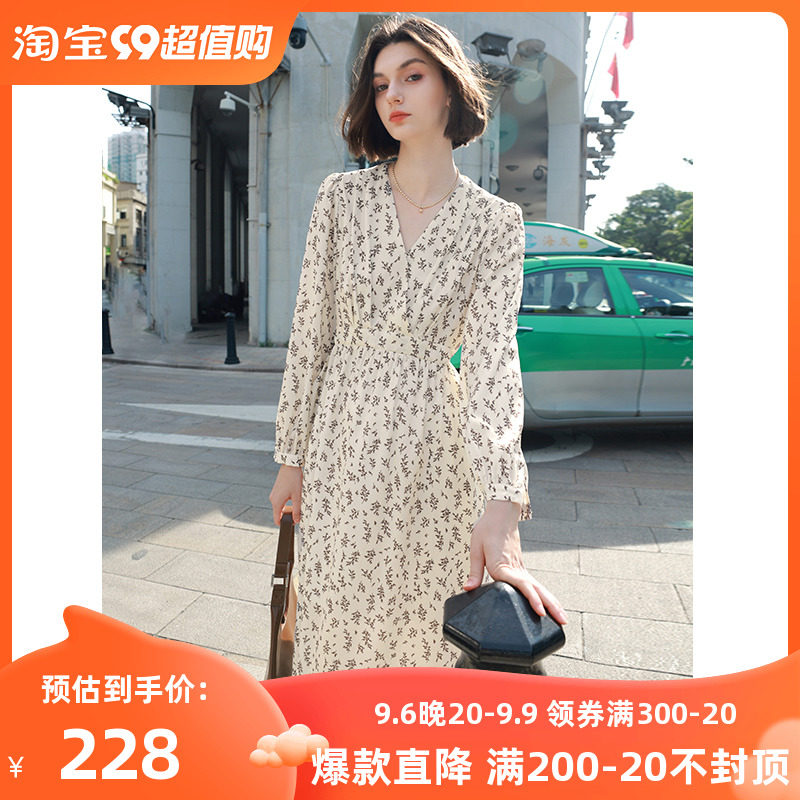 三彩2023秋季新款法式浪漫系带收腰V领长袖碎花雪纺连衣裙女怎么看?