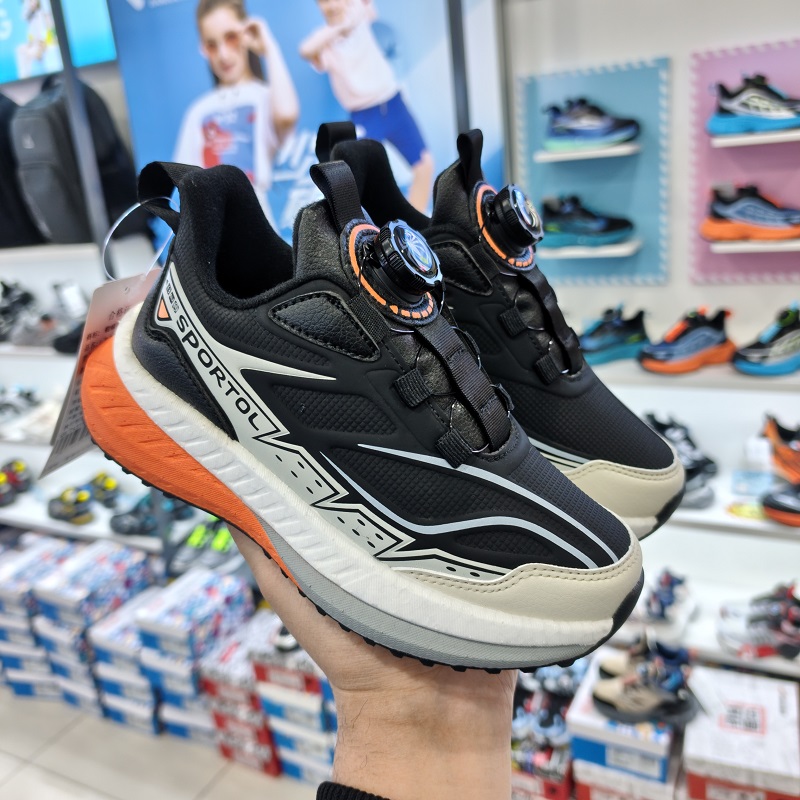 蜘蛛侠儿童运动鞋男童冬季新款超轻皮面保暖二棉跑步鞋旋转纽扣鞋