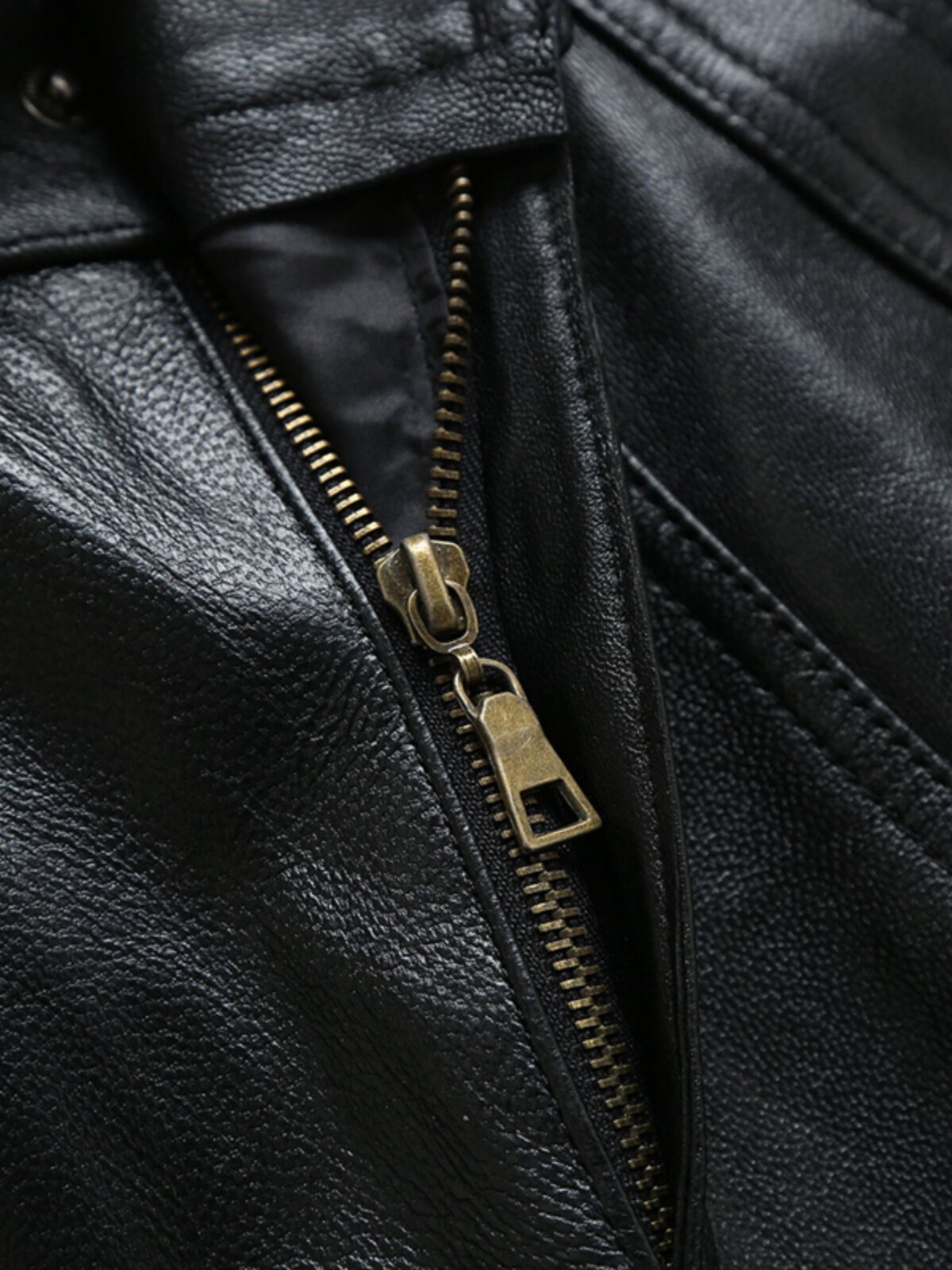 [BAG WORN FOR 5 YEARS] AUTUMN AND WINTER MENS LEATHER LEATHER PANTS CYCLING BIKERS COWHIDE LOOSE LEATHER PANTS AND FLEECE WARM PANTS