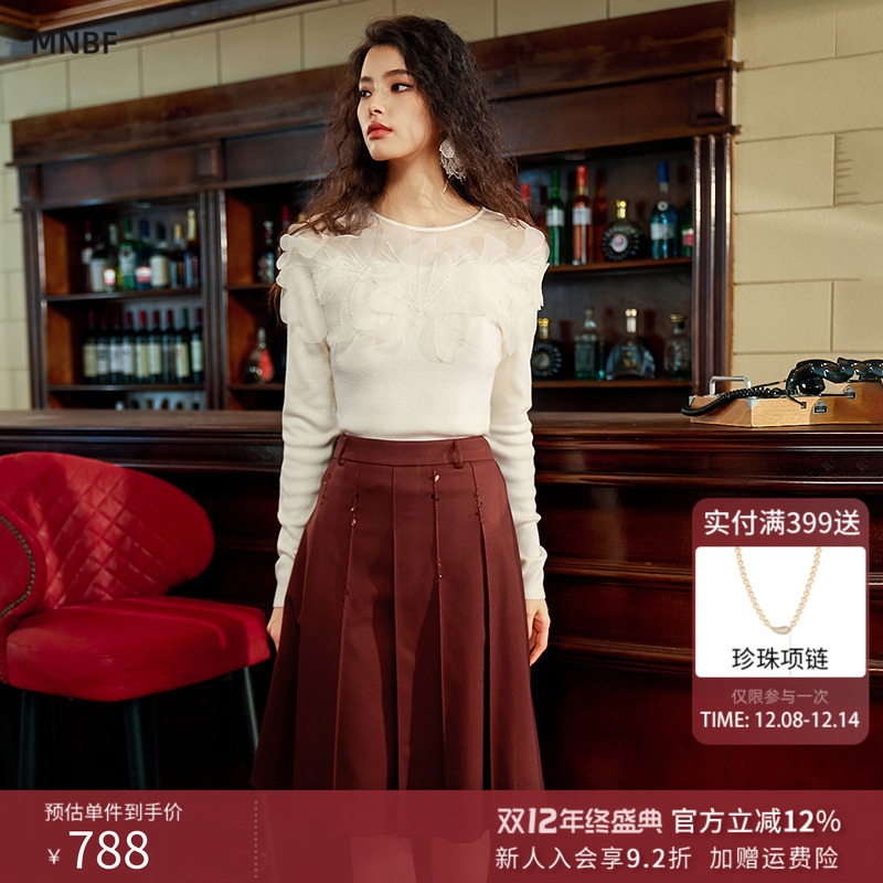 曼诺比菲商场同款2025冬季钉珠蕾丝拼接一字肩套头毛衣SGCM142063