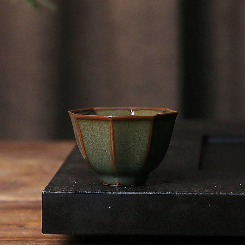铁台龙泉青瓷主人杯品茗杯图片