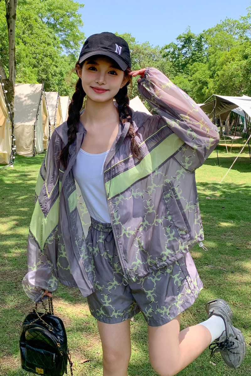 轻薄连帽碎花防晒衬衫短裤套装女夏2026新款小个子两件套ootd穿搭,女装套装/套裙,帛香坊