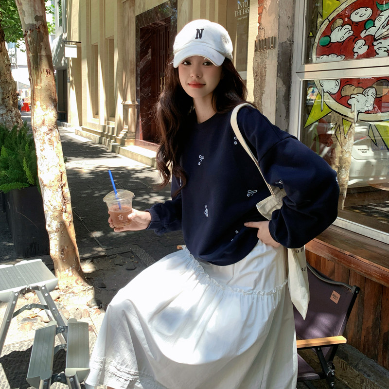 藏青色绣花钉珠卫衣半身裙两件套2026秋季新款182-8665-P145-K218,女装卫衣/绒衫,帛香坊