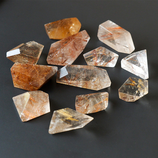 天然红水晶金发晶原石打磨单尖不规则矿标矿石宝石家居桌面摆件
