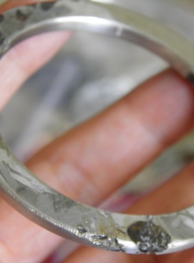 俄罗斯随城遂橄榄陨石手镯铁陨石